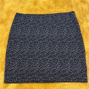 Style & Co XL Stretch Skirt EUC 20.5 inches long Fun Print